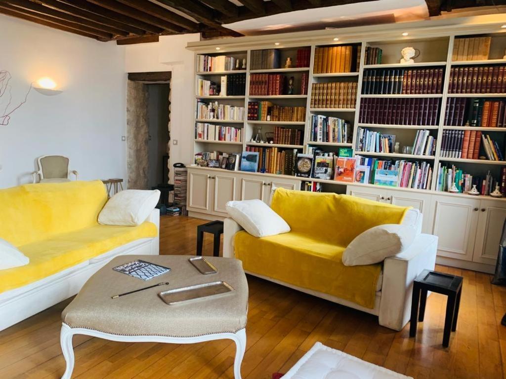 Lux Marais Temple Apartment Paris