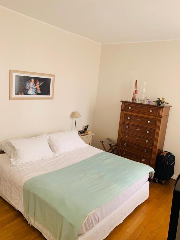 Apartment Lux Marais Temple Paris